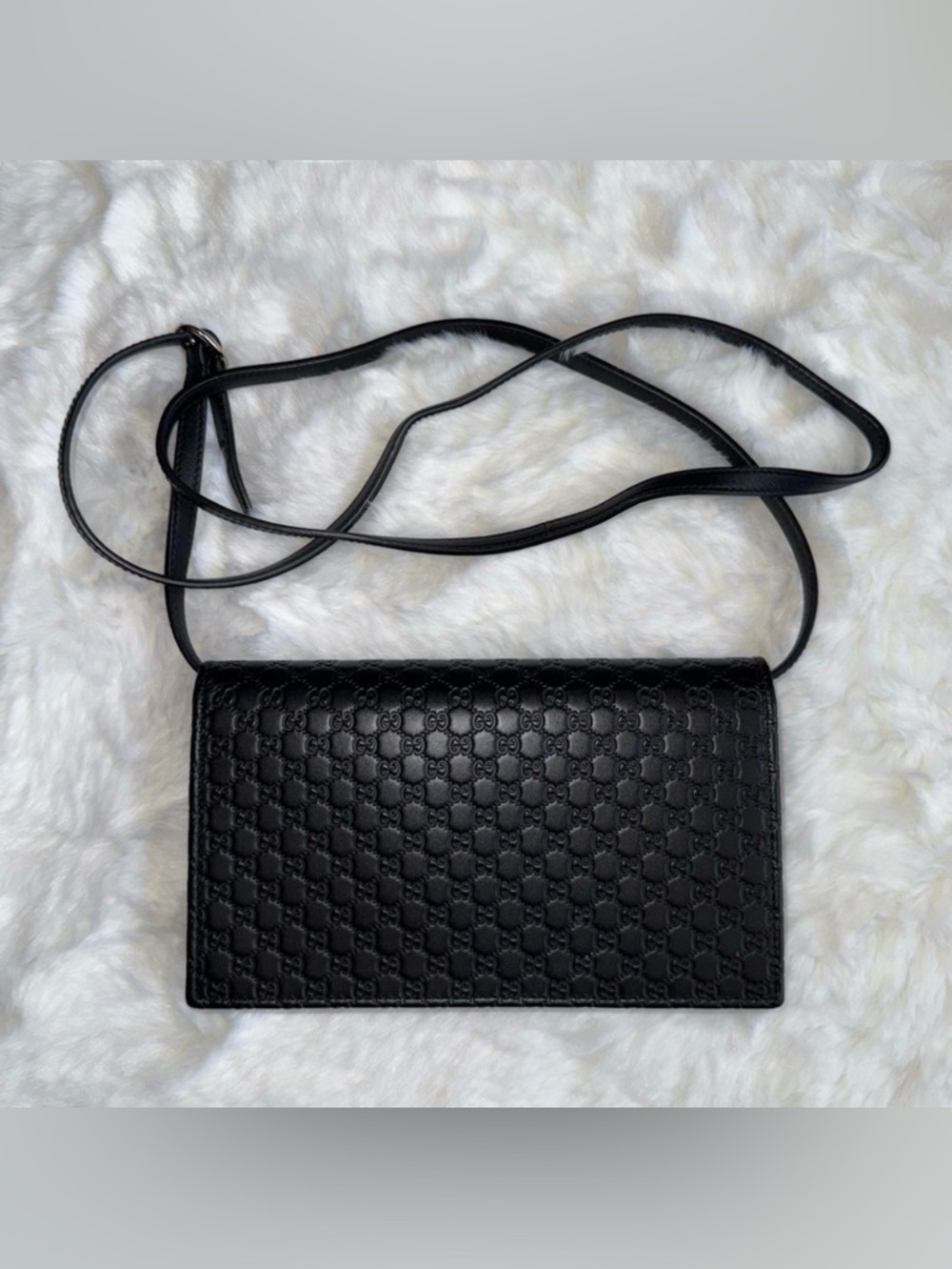 Gucci Microguccissima Crossbody Wallet - Picture 3 of 14